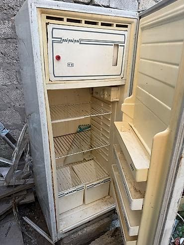 Soyuducu arada su axıdır real alıcıya endirim də olar Sovet istehsalı lalafo.az -da Soyuducu arada su axıdır real alıcıya endirim də olar Sovet istehsalı