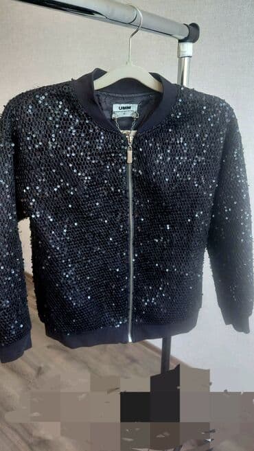 Куртка со стразами чёрная Размер М Uzunluğu 59 sm Куплена в Дубае 20 lalafo.az -da Куртка со стразами чёрная Размер М Uzunluğu 59 sm Куплена в Дубае 20