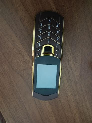 Lüks düyməli mobil telefon Xüsusiyyətlər: - Klassik monoblok dizayn at lalafo.az Lüks düyməli mobil telefon Xüsusiyyətlər: - Klassik monoblok dizayn