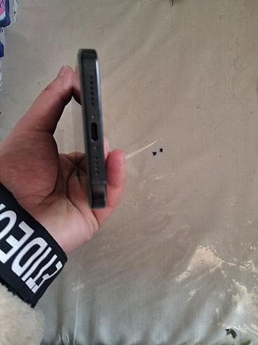 IPhone 16 Pro Max, 256 GB, Qara, Face ID lalafo.az -da — 3 IPhone 16 Pro Max, 256 GB, Qara, Face ID — 3