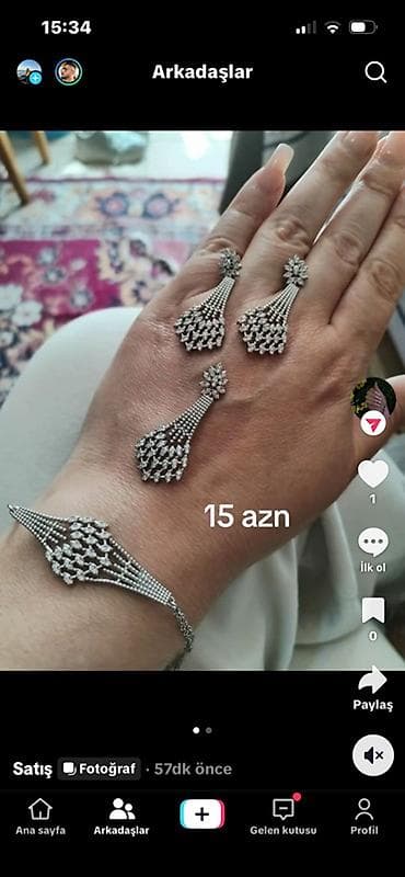 Zərif qadın bəzək dəsti - Dəst tərkibi: 1 cüt sırğa, 1 üzük, 1 qolbaq lalafo.az -da Zərif qadın bəzək dəsti - Dəst tərkibi: 1 cüt sırğa, 1 üzük, 1 qolbaq