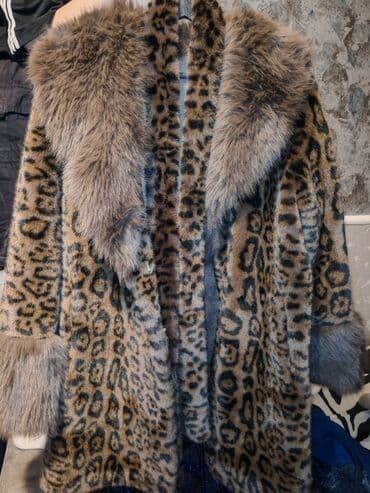Leopar naxışlı kürk palto - Model: Dizdən aşağı uzunluqda, düz kəsim lalafo.az -da Leopar naxışlı kürk palto - Model: Dizdən aşağı uzunluqda, düz kəsim