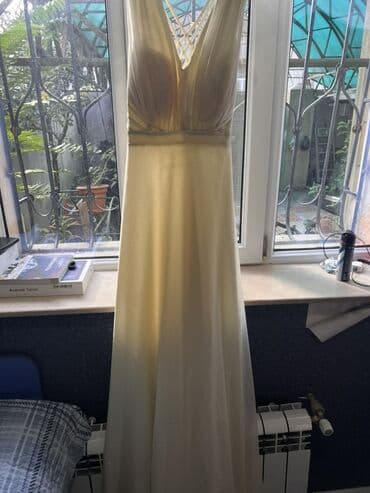 Şampan rəngində zərif axşam/nişan paltarı - Stil: Uzun, axıcı ətəkli lalafo.az -da Şampan rəngində zərif axşam/nişan paltarı - Stil: Uzun, axıcı ətəkli