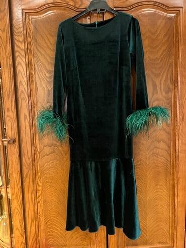 Zümrüd-yaşıl məxmər ziyafət donu - Parça: yumşaq məxmər, dərin zümrüd lalafo.az -da Zümrüd-yaşıl məxmər ziyafət donu - Parça: yumşaq məxmər, dərin zümrüd