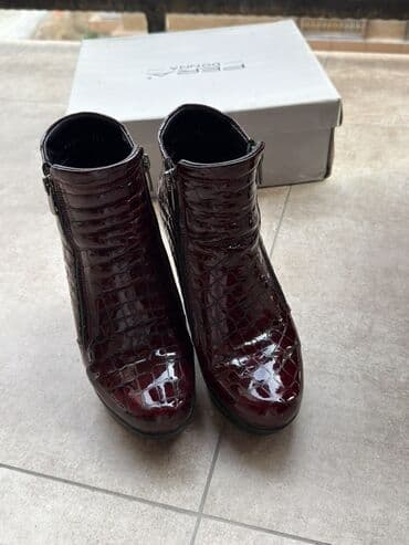 Qadın botları – bordo rəngli, lak effektli, timsah naxışlı üst lalafo.az -da Qadın botları – bordo rəngli, lak effektli, timsah naxışlı üst