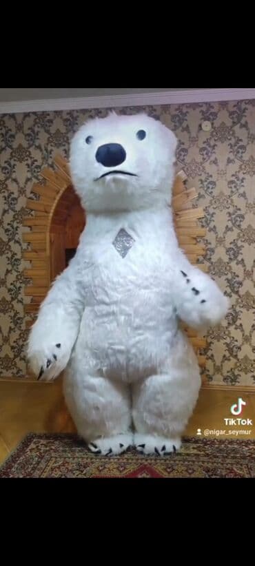 Ağ ayı maskotu – tam bədən geyimi - Material: yumşaq, tüklü süni kürk lalafo.az -da Ağ ayı maskotu – tam bədən geyimi - Material: yumşaq, tüklü süni kürk