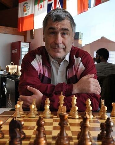 Dəbilqələr: Şəxsi kolleksiyadan.Ekskluziv-taxtanın iç tərəfində əfsanəvi Ukrayna lalafo.az -da — 1 Dəbilqələr: Şəxsi kolleksiyadan.Ekskluziv-taxtanın iç tərəfində əfsanəvi Ukrayna — 1