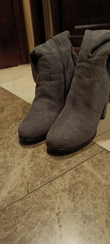 Ayaqqabı baxımı: Sapaçki təmiz dəri " Stardivarius" -dan alınıb ölçü -36 nazmer lalafo.az -da — 2 Ayaqqabı baxımı: Sapaçki təmiz dəri " Stardivarius" -dan alınıb ölçü -36 nazmer — 2