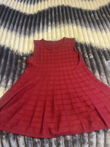 Bordo rəngli qolsuz qız uşağı donu. Bu ilin trend rəngi - Model lalafo.az -da Bordo rəngli qolsuz qız uşağı donu. Bu ilin trend rəngi - Model