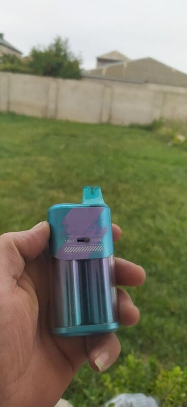 ELFBAR BC20000 modeli olan bu vape cihazı mavi rəngdədir və "BLUE RAZZ lalafo.az -da ELFBAR BC20000 modeli olan bu vape cihazı mavi rəngdədir və "BLUE RAZZ