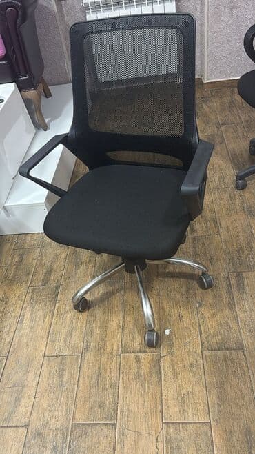 Ofis mebeli dəsti - İş masası: Ağ rəngdə, sağ tərəfdə 2 çekmecə və 1 lalafo.az -da Ofis mebeli dəsti - İş masası: Ağ rəngdə, sağ tərəfdə 2 çekmecə və 1