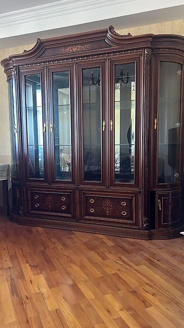 Şüşəli dolab vitrini, İşlənmiş, Ünvandan götürmə lalafo.az -da Şüşəli dolab vitrini, İşlənmiş, Ünvandan götürmə