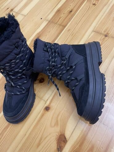 Zara qış botları 34 razmer yeni - Rəng: qara - Üst material: suya lalafo.az -da Zara qış botları 34 razmer yeni - Rəng: qara - Üst material: suya