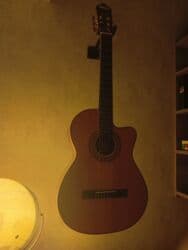 Klassik gitara Valencia, ideal vəziyyət. Гитара Valencia, в идеальном lalafo.az -da Klassik gitara Valencia, ideal vəziyyət. Гитара Valencia, в идеальном