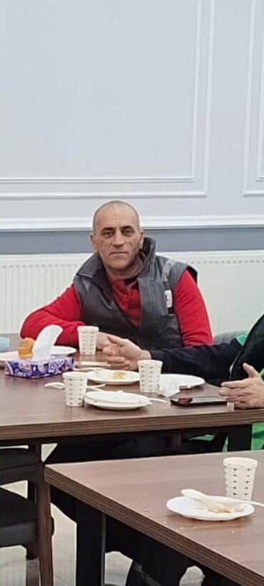 Salam hər kəsə. xahiş edirəm ciddi insanlar narahat etsinlər. kim məni lalafo.az -da Salam hər kəsə. xahiş edirəm ciddi insanlar narahat etsinlər. kim məni