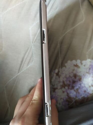 Samsung Galaxy Tab 3 (7.0) planşet - Ekran: 7 düym, ön hissədə lalafo.az -da Samsung Galaxy Tab 3 (7.0) planşet - Ekran: 7 düym, ön hissədə