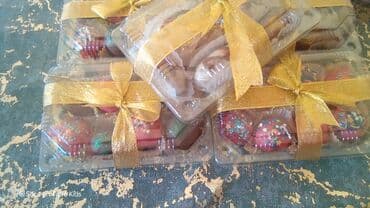 Hədiyyəlik şirniyyat qutuları - Şəffaf plastik qutularda, qızılı lalafo.az -da Hədiyyəlik şirniyyat qutuları - Şəffaf plastik qutularda, qızılı