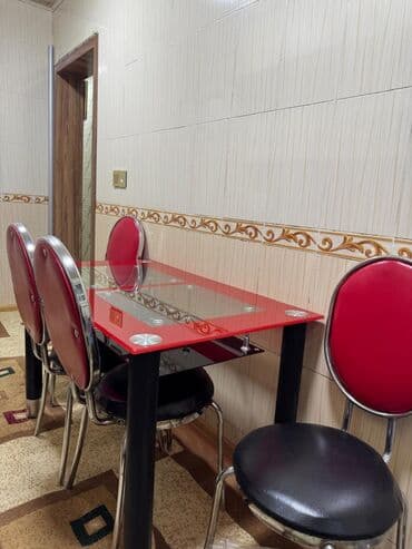 Mətbəx üçün, İşlənmiş, Açılmayan, 4 stul lalafo.az -da Mətbəx üçün, İşlənmiş, Açılmayan, 4 stul