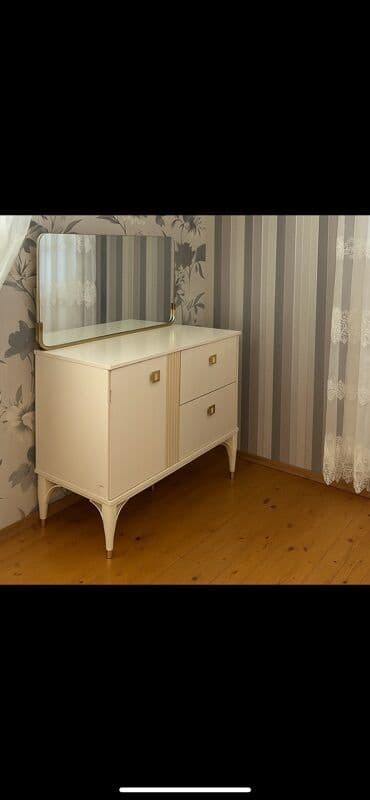 Güzgülü lalafo.az -da Güzgülü