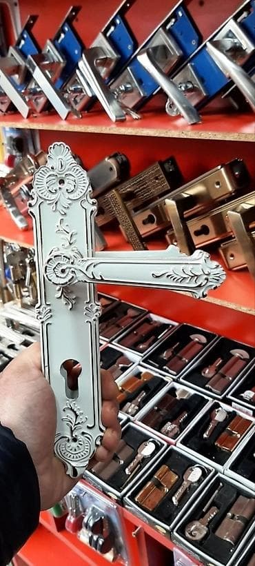 Qapi zamoklari istenilen çeşidler mövcuddur bareller petleler lalafo.az -da Qapi zamoklari istenilen çeşidler mövcuddur bareller petleler