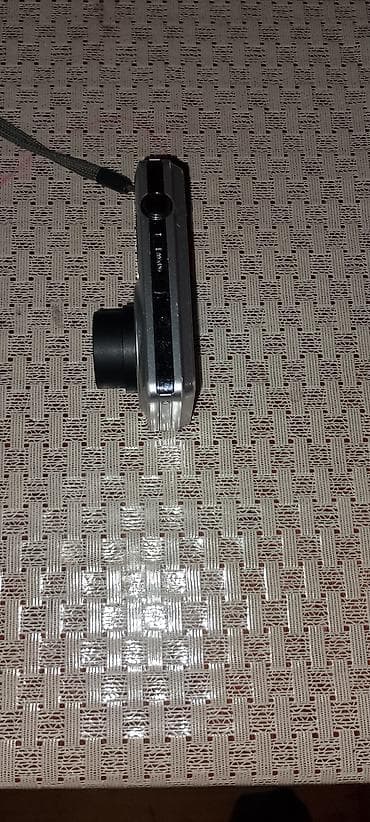 Kompakt rəqəmsal fotoaparat - Cib ölçülü korpus, gümüşü rəng - Linza lalafo.az -da Kompakt rəqəmsal fotoaparat - Cib ölçülü korpus, gümüşü rəng - Linza