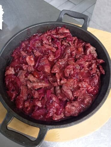 Dadlı isti qazan yeməyi – qırmızı sousda bişmiş dana ətindən sote - lalafo.az -da Dadlı isti qazan yeməyi – qırmızı sousda bişmiş dana ətindən sote -