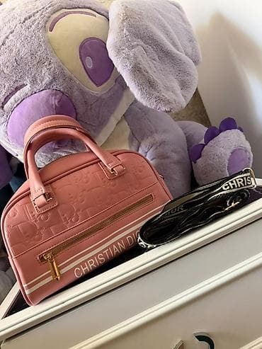 Christian Dior üslublu qadın əl çantası Yenidi - Rəng: pudra/çəhrayı - lalafo.az -da Christian Dior üslublu qadın əl çantası Yenidi - Rəng: pudra/çəhrayı -