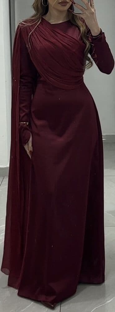 Bordo rəngli uzun ziyafət geyimi - Model: tam uzunluqlu, bədənə lalafo.az -da Bordo rəngli uzun ziyafət geyimi - Model: tam uzunluqlu, bədənə