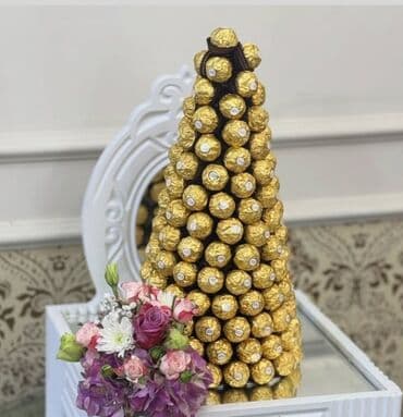 Şokolad Piramidası – Ferrero Rocher kompozisiyası - Qızılı kağıza lalafo.az -da Şokolad Piramidası – Ferrero Rocher kompozisiyası - Qızılı kağıza