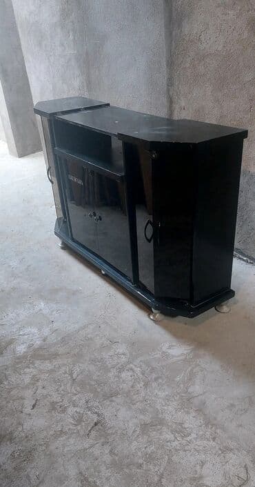 Televizor altligi 20 man.şkaflari genişdi.başqa cürdə istifade oluna lalafo.az -da Televizor altligi 20 man.şkaflari genişdi.başqa cürdə istifade oluna