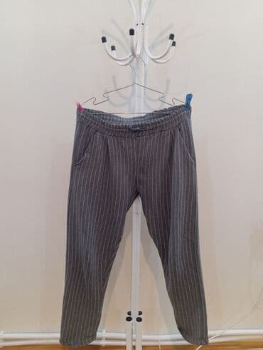 Boz rəngli, incə ağ zolaqlı şalvar. - Model: rahat “jogger” kəsimi - lalafo.az -da Boz rəngli, incə ağ zolaqlı şalvar. - Model: rahat “jogger” kəsimi -