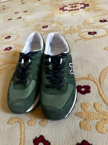 Firma krasovkasıdı türkiyədən alınıb ölçü balaca gəldiyi üçün satıram lalafo.az -da Firma krasovkasıdı türkiyədən alınıb ölçü balaca gəldiyi üçün satıram