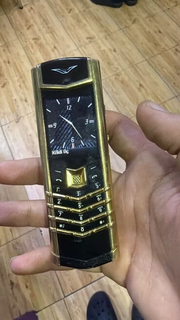 Vertu Aster, 2 GB, rəng - Qızılı, Düyməli lalafo.az -da Vertu Aster, 2 GB, rəng - Qızılı, Düyməli