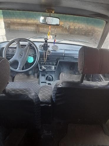 Model: VAZ 2106 sedan Xüsusiyyətlər: - Ban tipi: 4 qapılı sedan - lalafo.az -da Model: VAZ 2106 sedan Xüsusiyyətlər: - Ban tipi: 4 qapılı sedan -