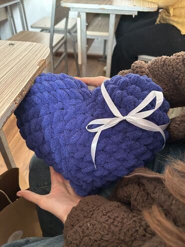 İstədiyiniz rəngdə ürək yastıqları lalafo.az -da İstədiyiniz rəngdə ürək yastıqları