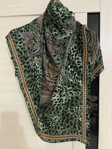 Платок Etro. Оригинал. Материал: шёлк. Цвет: зелёный. Размер lalafo.az -da Платок Etro. Оригинал. Материал: шёлк. Цвет: зелёный. Размер