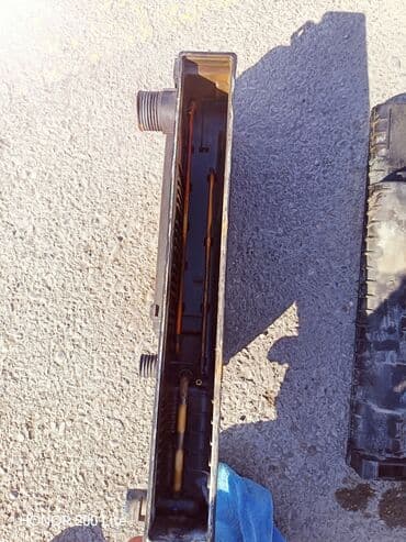 Məhsul: Avtomobil radiatorunun plastik yan çənləri və üst/alt lalafo.az -da Məhsul: Avtomobil radiatorunun plastik yan çənləri və üst/alt