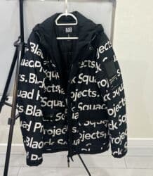 Black Squad qalın kapüşonlu kurtka, əla vəziyyətdədir, təcili olduğu lalafo.az -da Black Squad qalın kapüşonlu kurtka, əla vəziyyətdədir, təcili olduğu