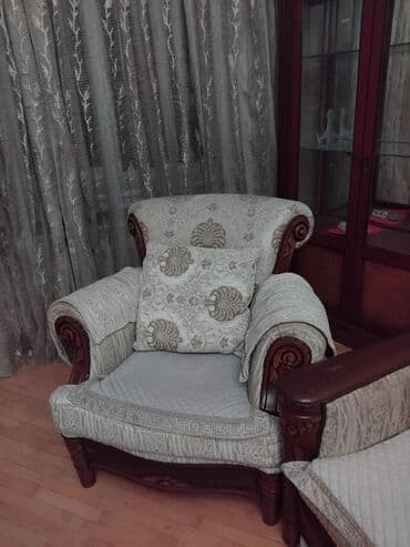 Divan, İşlənmiş, Açılmayan, Bazasız, Parça, Çatdırılma yoxdur lalafo.az -da Divan, İşlənmiş, Açılmayan, Bazasız, Parça, Çatdırılma yoxdur