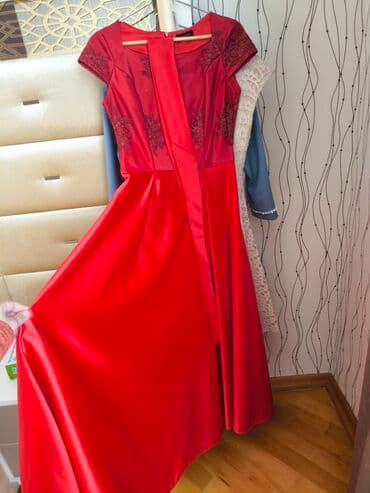 1 dəfə geyinilib qalın atlasdi 38 ölçüdür. uzun model lalafo.az -da 1 dəfə geyinilib qalın atlasdi 38 ölçüdür. uzun model