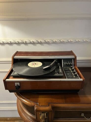Retro vinil pleyer – “Вега-101 Стерео” - Sovet istehsalı inteqrə lalafo.az -da Retro vinil pleyer – “Вега-101 Стерео” - Sovet istehsalı inteqrə
