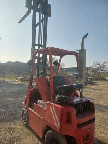 Yükgötürən (forklift) – qaldırıcı texnika - Rəng: qırmızı - Yanacaq lalafo.az -da — 4 Yükgötürən (forklift) – qaldırıcı texnika - Rəng: qırmızı - Yanacaq — 4