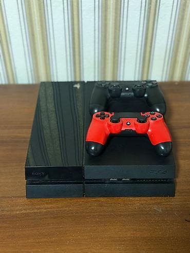 PlayStation 4 (PS4) oyun konsolu dəsti - Model: Sony PlayStation 4 lalafo.az -da PlayStation 4 (PS4) oyun konsolu dəsti - Model: Sony PlayStation 4