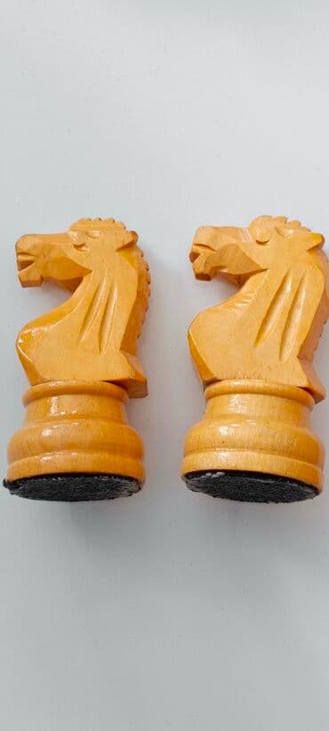 Dəbilqələr: Şəxsi kolleksiyadan.Ekskluziv-taxtanın iç tərəfində əfsanəvi Ukrayna lalafo.az -da — 27 Dəbilqələr: Şəxsi kolleksiyadan.Ekskluziv-taxtanın iç tərəfində əfsanəvi Ukrayna — 27