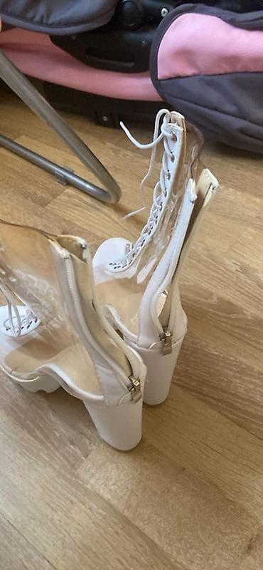 Məhsul: Ağ rəngli, şəffaf detallı qadın ayaqqabısı (bağcılı lalafo.az -da — 3 Məhsul: Ağ rəngli, şəffaf detallı qadın ayaqqabısı (bağcılı — 3