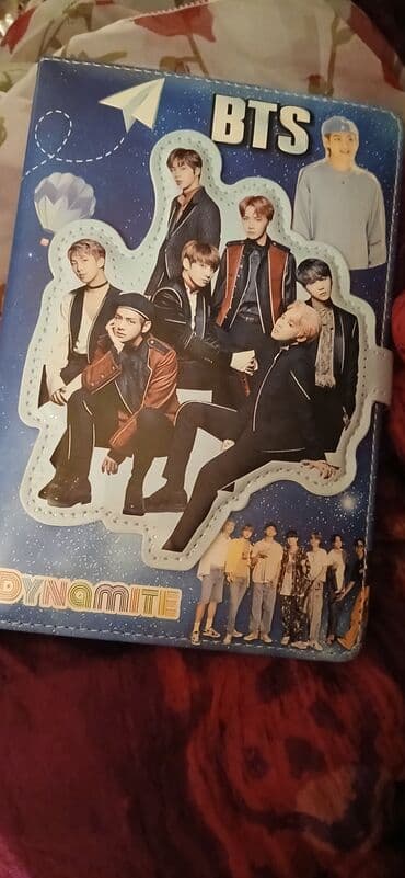 BTS temalı qeyd dəftəri - Üz qabığında “BTS” loqosu və “Dynamite” lalafo.az -da BTS temalı qeyd dəftəri - Üz qabığında “BTS” loqosu və “Dynamite”