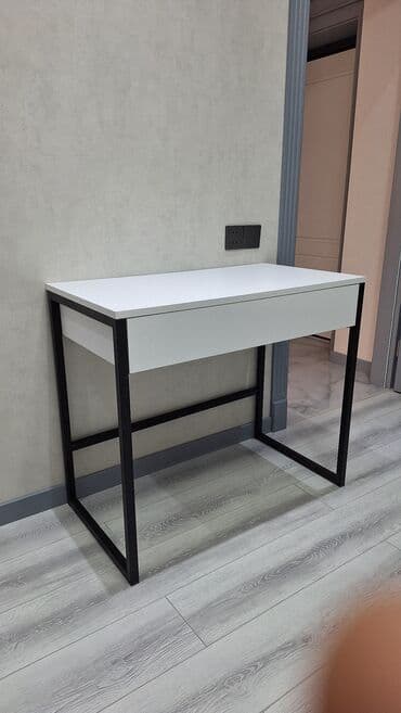 Kompüter masası, Açılmayan, Taxta, Dördbucaq masa lalafo.az -da Kompüter masası, Açılmayan, Taxta, Dördbucaq masa