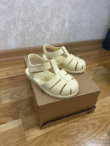 Rəng - Bej Basanojkalar, Ölçü: 21, Uniseks lalafo.az -da Rəng - Bej Basanojkalar, Ölçü: 21, Uniseks