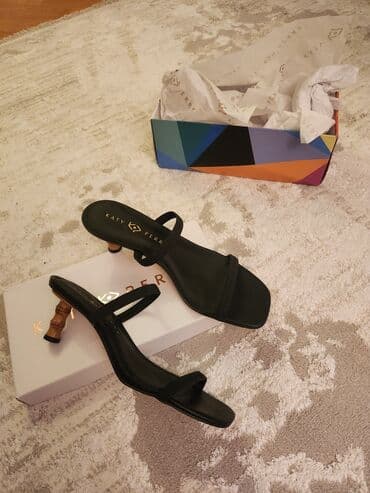 Угги: Размер: 38.5, цвет - Черный, Новый at lalafo.az — 2 Угги: Размер: 38.5, цвет - Черный, Новый — 2