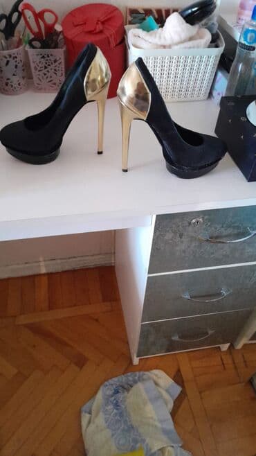 Tuflilər, Ölçü: 37, rəng - Qara, İşlənmiş lalafo.az -da Tuflilər, Ölçü: 37, rəng - Qara, İşlənmiş